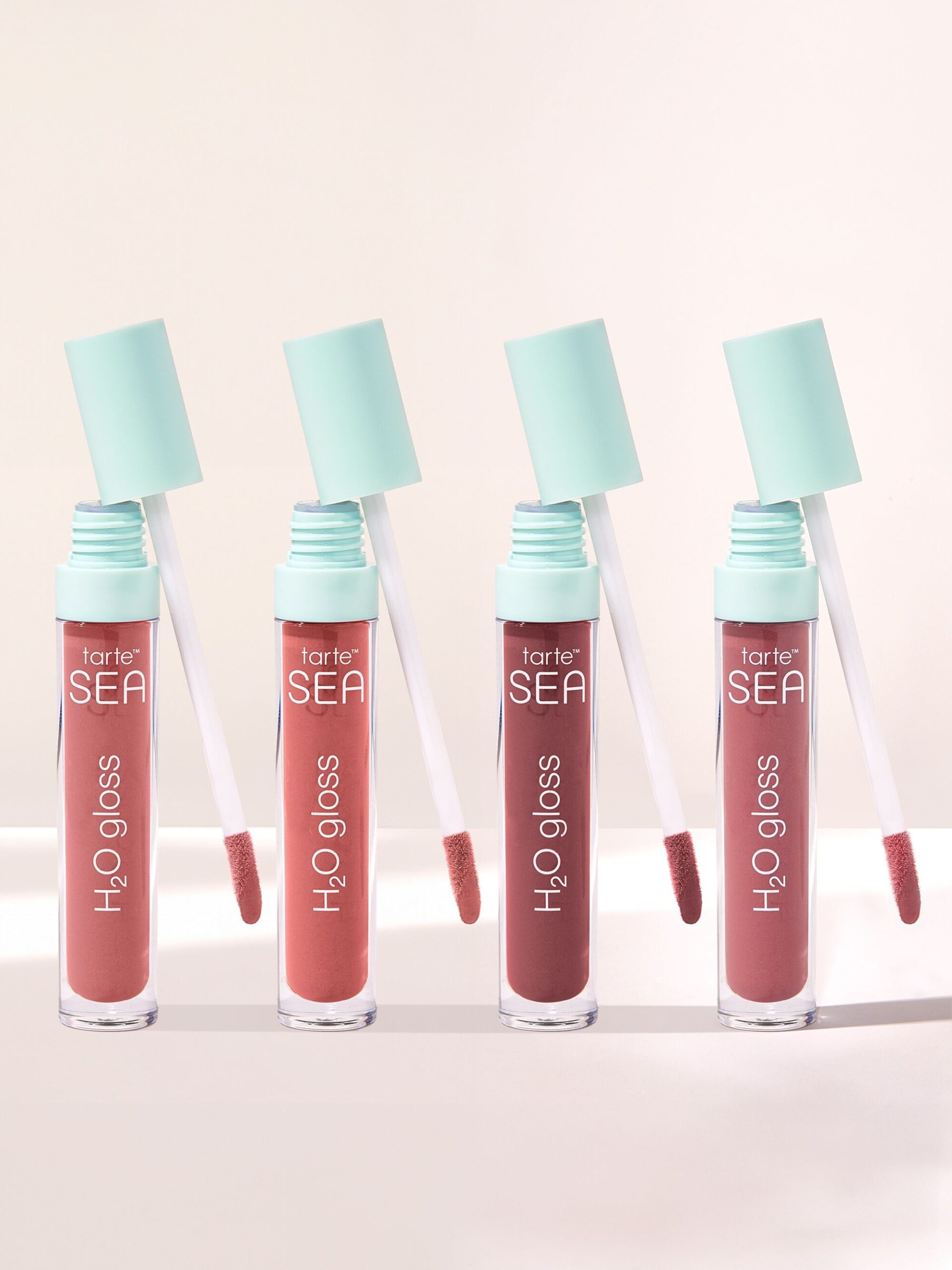 3106-mistletoe-kisses-H2O-lip-gloss-set-MAIN